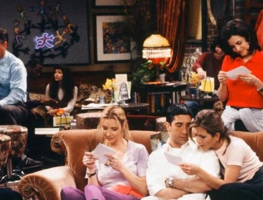 «Φιλαράκια»: Η κομμένη σκηνή ενός επεισοδίου που απαγορεύτηκε σε πολλές χώρες του κόσμου (βίντεο)